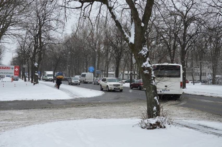 Ulice w Tarnowie posypywane są w tym sezonie zimowym solą