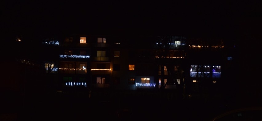 Malbork. Świątecznie oświetlone domy i posesje. Nowe zdjęcia bożonarodzeniowych iluminacji 