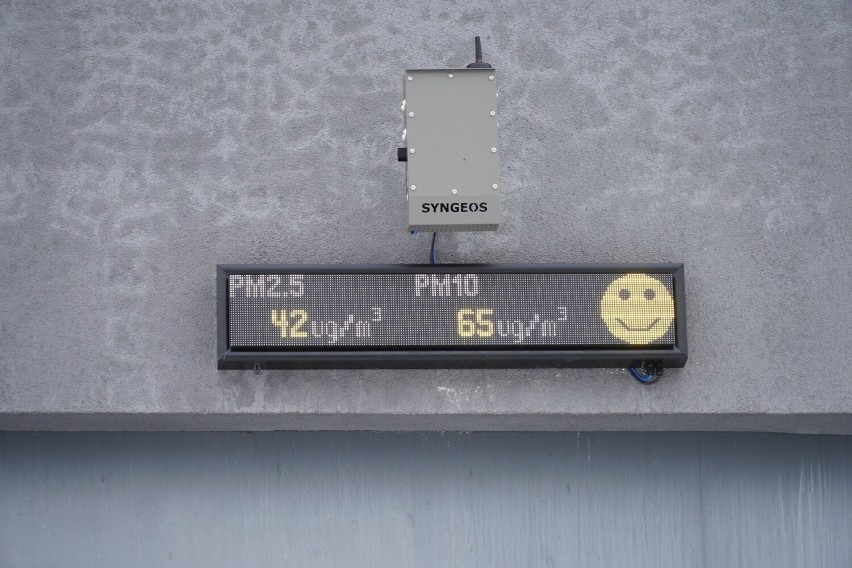 W Kielcach zamontowano urządzenia do pomiaru jakości powietrza i dziesięć tablic LED. Zobaczcie zdjęcia