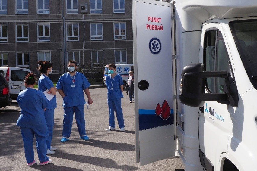 Darmowe testy na koronawirusa dla personelu szpitala przy Jaczewskiego w Lublinie