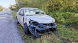 Gmina Oświęcim. Wypadek na ul. Oświęcimskiej w Dworach Drugich. Opel kierowany przez 30-latka z gminy Oświęcim wypadł z drogi. ZDJĘCIA