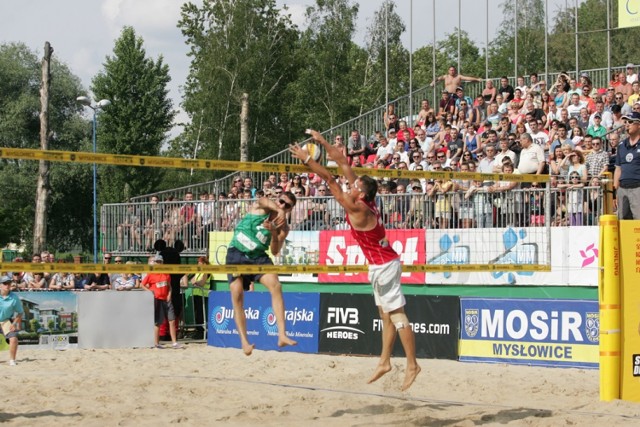 Mistrzostwa Świata w Siatkówce Plażowej w Mysłowicach 2014. Rok temu górą w całej imprezie byli Piotr Kantor i Bartosz Łosiak. Teraz ten pierwszy leczy kontuzję