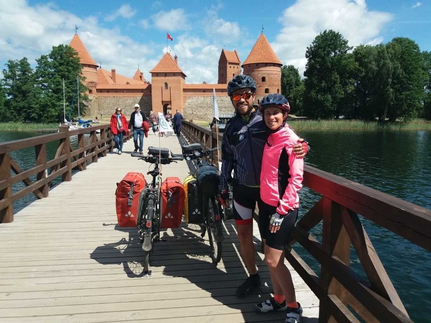 Jadą rowerami z Helsinek do Singapuru. Zatrzymali się w Lublinie