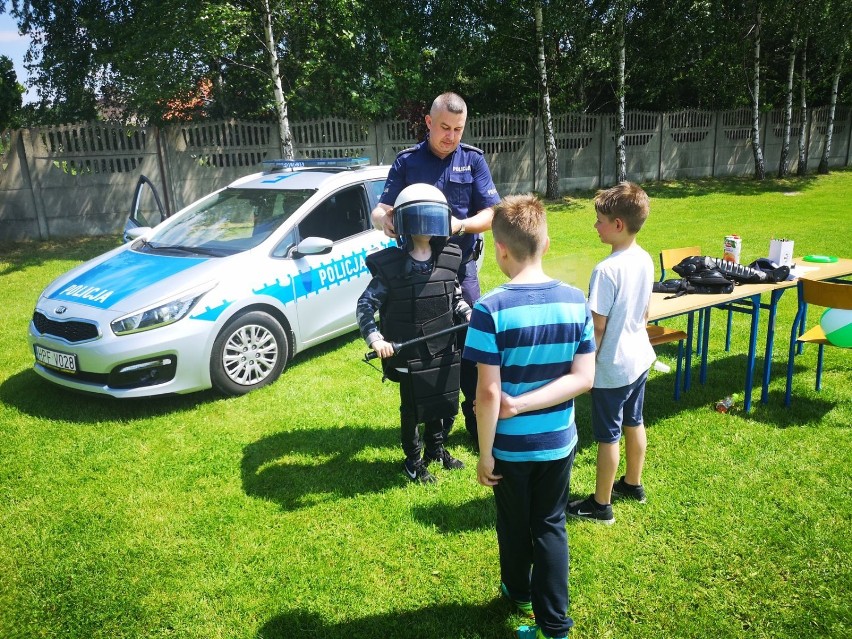 Dzień Dziecka z policjantami w Janiszewicach