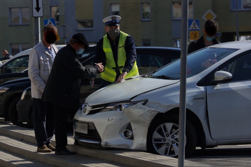 Kalisz: Na ulicy Serbinowskiej 72-latek rozbił pięć...