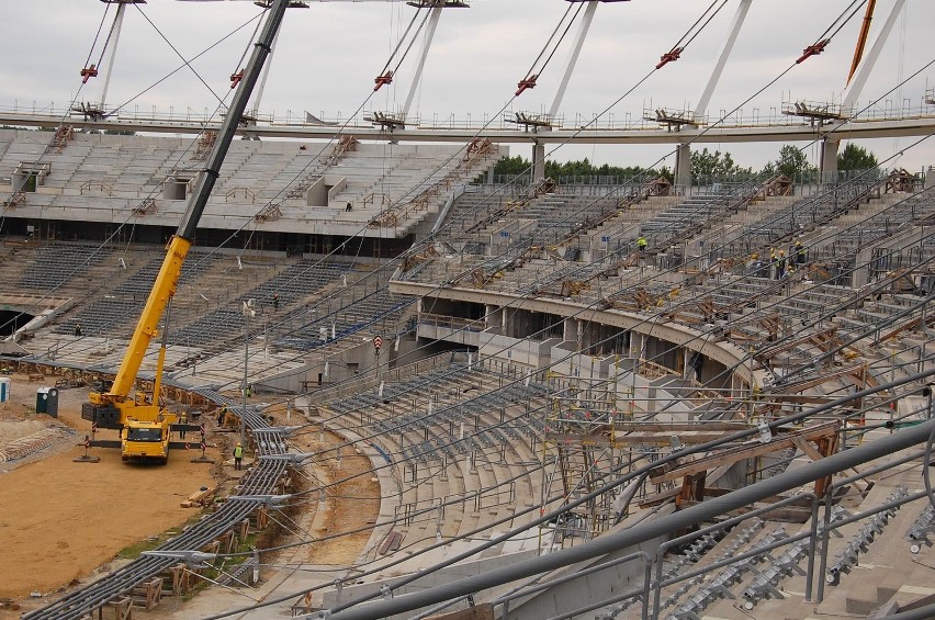 Montaż dachu na Stadionie Śląskim [ZDJĘCIA]