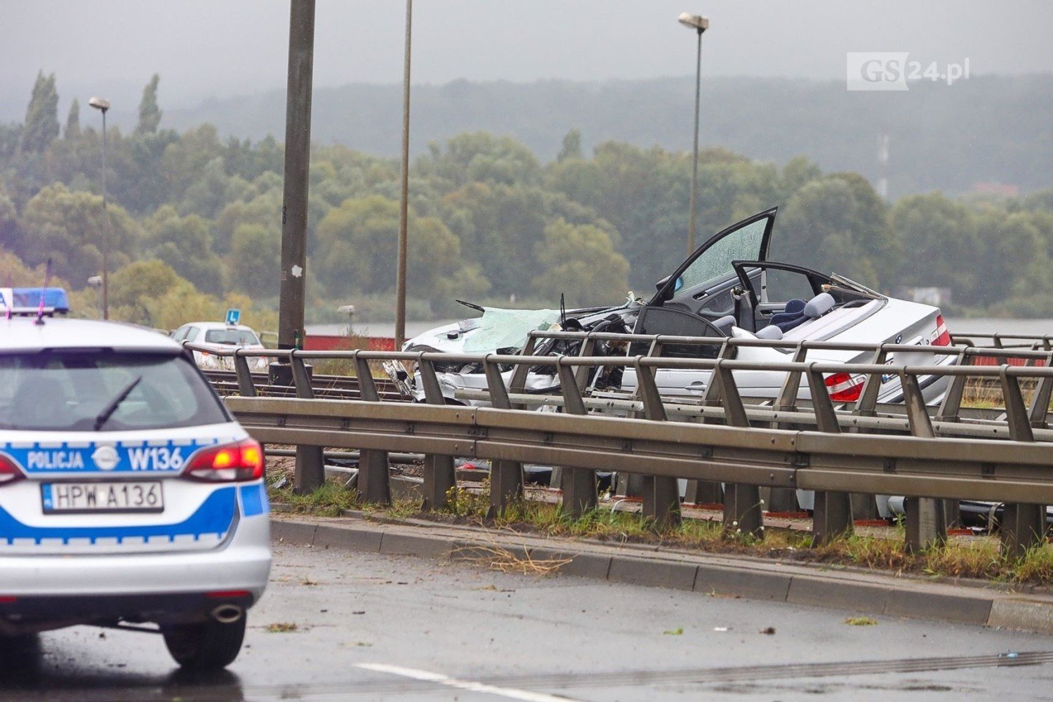 Groźny wypadek na moście Pionierów w Szczecinie. BMW