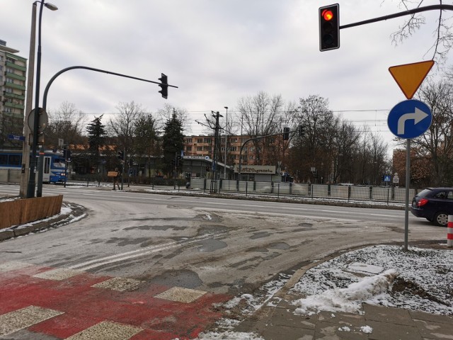 Skrzyżowanie alei Pokoju i ulicy Francesco Nullo w Krakowie