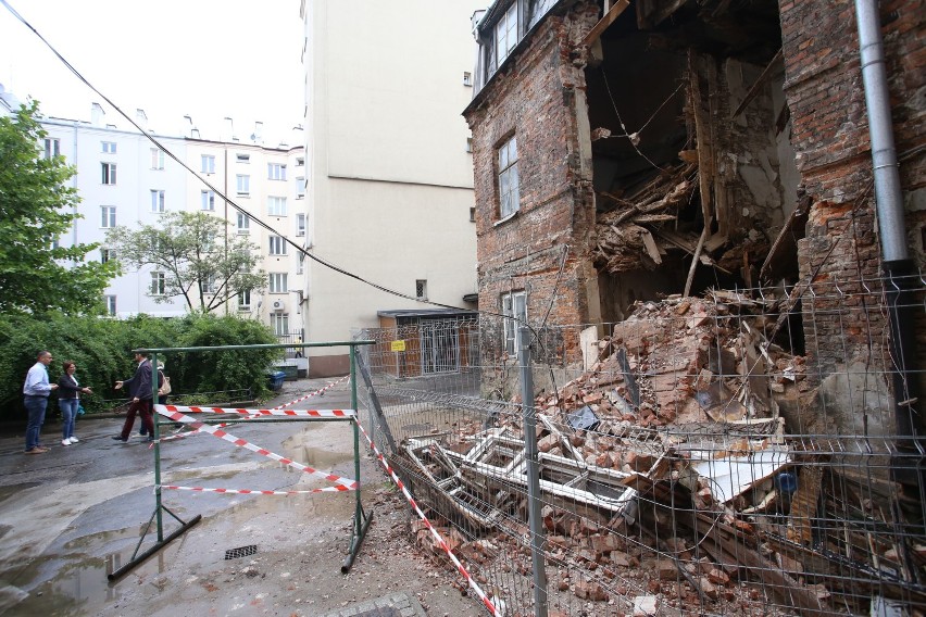 Runęła część kamienicy na Poznańskiej 21. Historyczna perła...