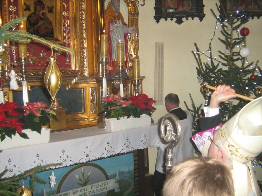 Abp. Depo poświęcił ołtarze w kościele w Dankowie