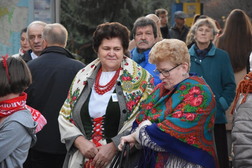 Przemarszem spod Urzędu Miasta w kierunku kina Centrum,...