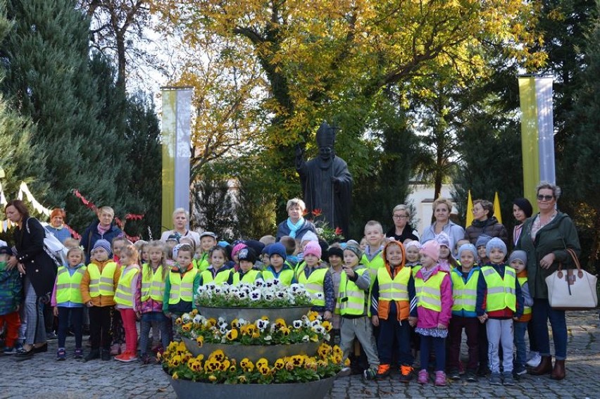 Bełchatów: Serduszka dla papieża od bełchatowskich przedszkolaków