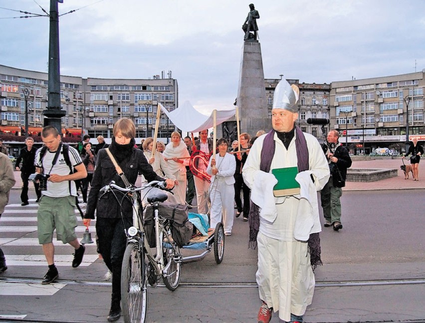 Paweł Hajncel podczas łódzkich happeningów