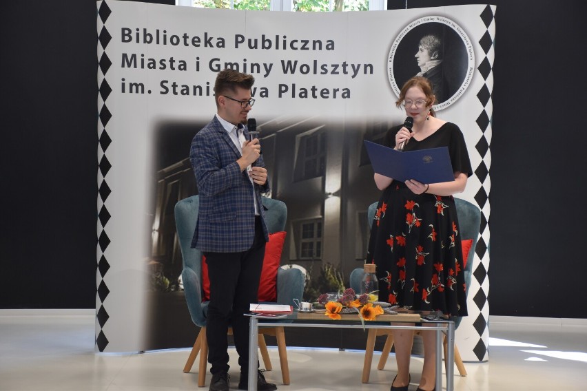 Wolsztyn: Promocja tomiku poezji pt. "Krople" oraz Narodowe Czytanie