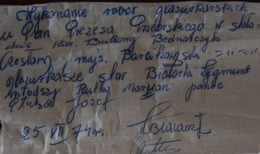 Niezwykłe odkrycie w mieszkaniu w Kielcach. Butelka z tajemniczym listem znaleziona... pod wanną