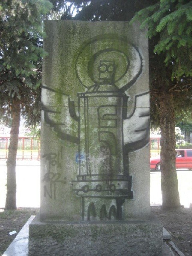 Tu, za czasów okupacji niemieckiej, stał pomnik Hitlera. Później stały tu pomniki Stalina i Lenina. Fot. Mariusz Witkowski
