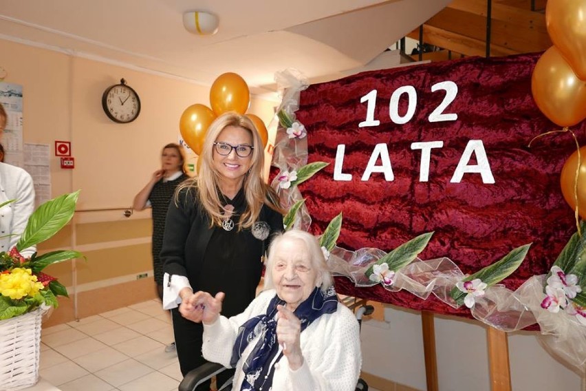 Stegna. 102. urodziny mieszkanki Domu Pomocy Społecznej [ZDJĘCIA]