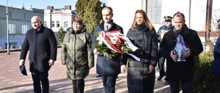 Władze powiatu ostrowieckiego uczciły pamięć żołnierzy Armii Krajowej