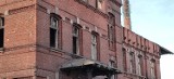 Rusza remont budynku starej rzeźni w Nysie. Zabytkowy budynek ma szansę odzyskać blask, dzięki nowemu inwestorowi z Opolszczyzny [WIDEO]