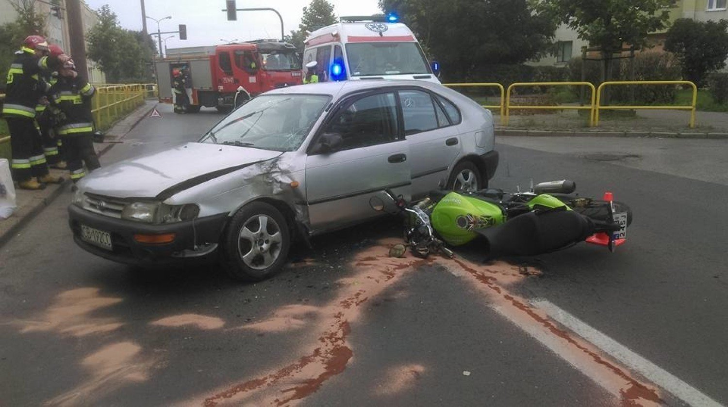 Poranny wypadek w Bydgoszczy. Motocyklista trafił do