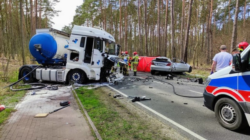 Prokuratura wyjaśnia przyczyny tragedii na drodze pod Tanowem