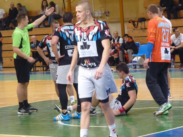 Olbrzymich emocji dostarczył pojedynek na szczycie w rozgrywkach II ligi piłki ręcznej mężczyzn pomiędzy Gwardią Koszalin a Orkanem Ostróda.