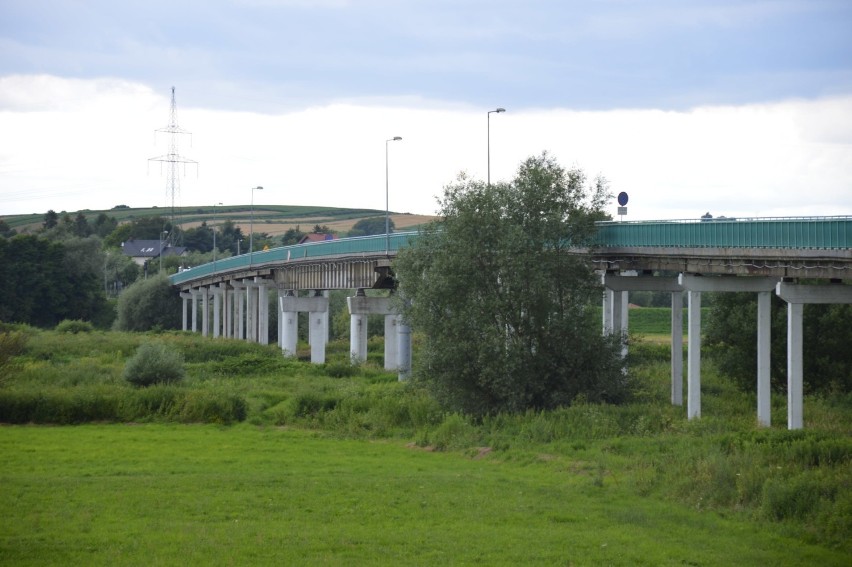 Remont mostu na Wiśle między Ispiną a Nowym Brzeskiem,...