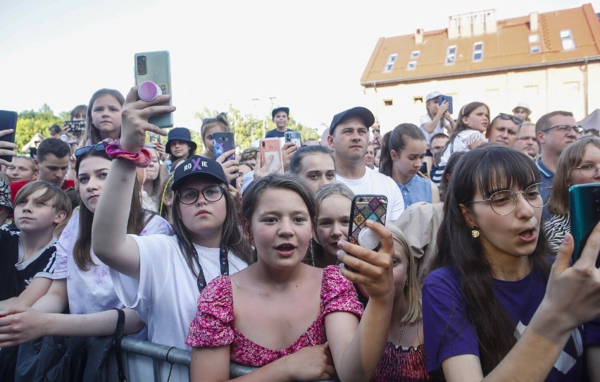 Tłumy na koncercie Roksany Węgiel podczas Dni Gminy Boguchwała [ZDJĘCIA]