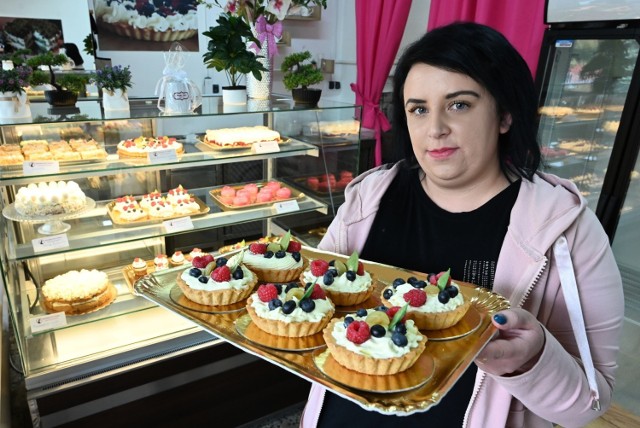 Amanda Banasik, właścicielka Słodkiej Małej Cukierenki poleca tartaletki z owocami.