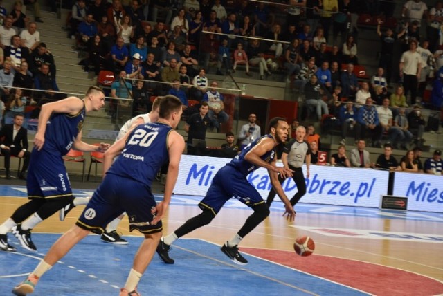 Koszykarze Górnika wygrali w Starogardzie Gdańskim i są w finale Suzuki I Ligi.
Zdjęcia z drugiego meczu w Wałbrzychu.