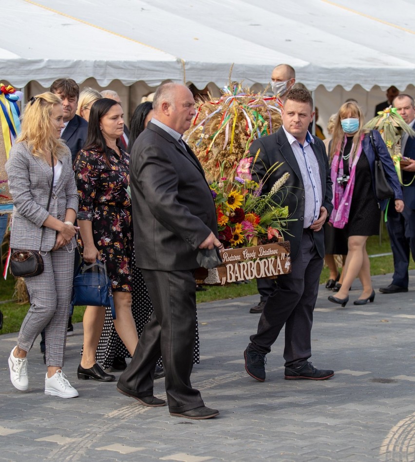 Dożynki gminne w Damasławku. Odbyła się uroczysta msza święta, były wieńce