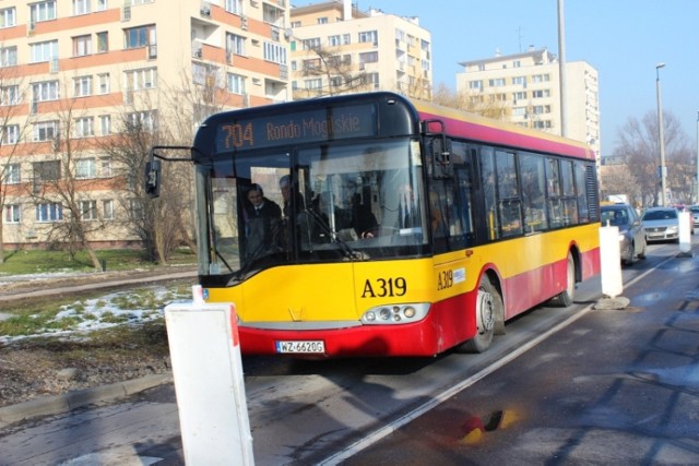 Autobusy linii 704 będą kursować częściej