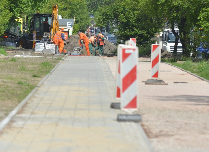 Ścieżka rowerowa wzdłuż al. Politechniki w Łodzi będzie gotowa w sierpniu