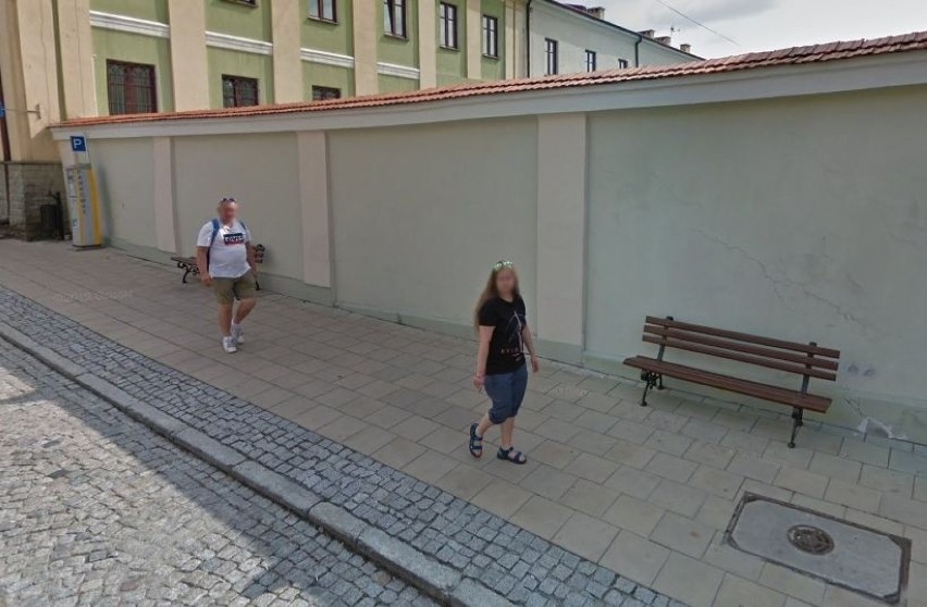 Moda na ulicach Sandomierza. Takie codzienne stylizacje sandomierzan uchwyciły obiektywy kamer Google Street View [ZDJĘCIA]