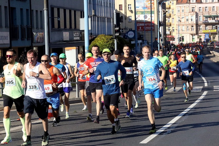 Legnica: Pobiegli w Półmaratonie i Legnickiej Dziesiątce, zobaczcie zdjęcia