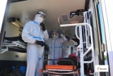 Ponad sto osób po raz kolejny przebadano na koronawirusa w punkcie drive-thru w Bełchatowie