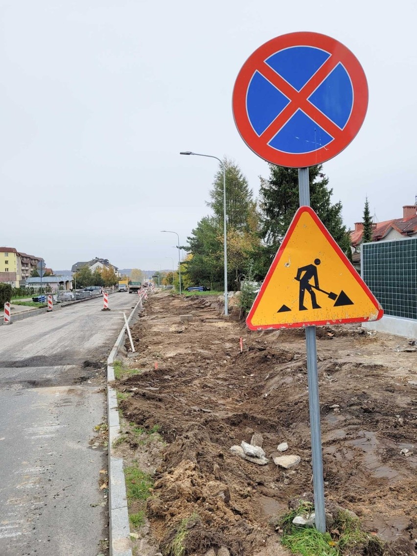 Parkowanie w czasie budowy. Mandaty na ul. Konarskiego w Słupsku