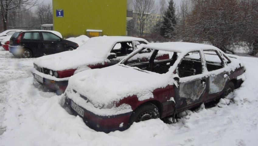 Kto podpalił samochody na os. Łęgi?