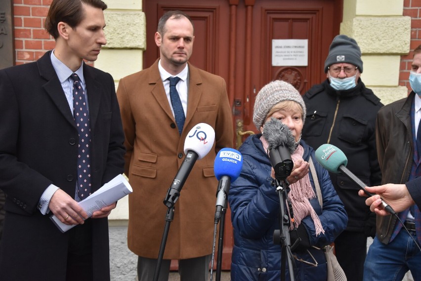 Konferencja prasowa posła Kacpra Płażyńskiego dot. sytuacji śmieciowej w Starogardzie Gdańskim!