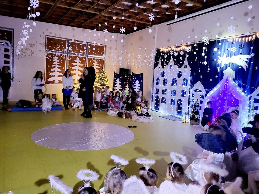 Pięknie, magicznie i nastrojowe jasełka przedszkolaków z koneckiej Bajkowej Krainy