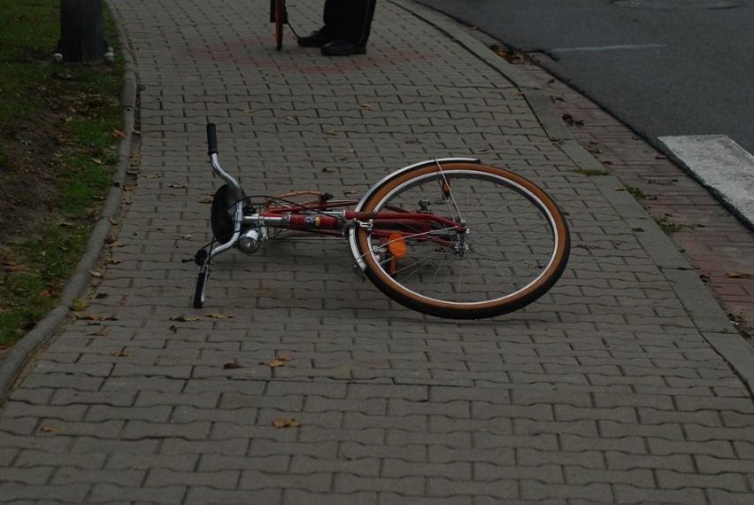 Wypadek w Jarocinie: Rowerem potrącił pieszego