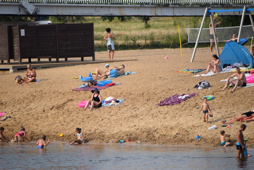 Plażowanie nad rzeką Wartą