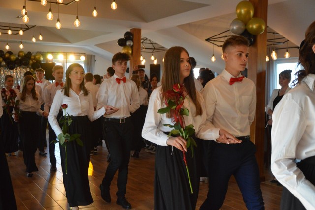 Bal ósmoklasistów z Niepublicznej Szkoły Podstawowej nr 1 w Bełchatowie