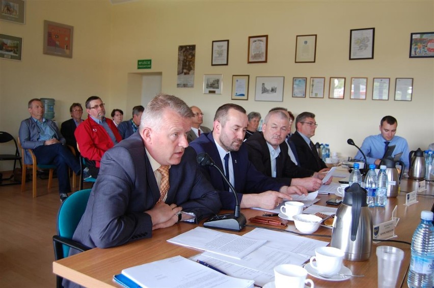 Radni głosują uchwałę o uchyleniu uchwały z 30.01.2015