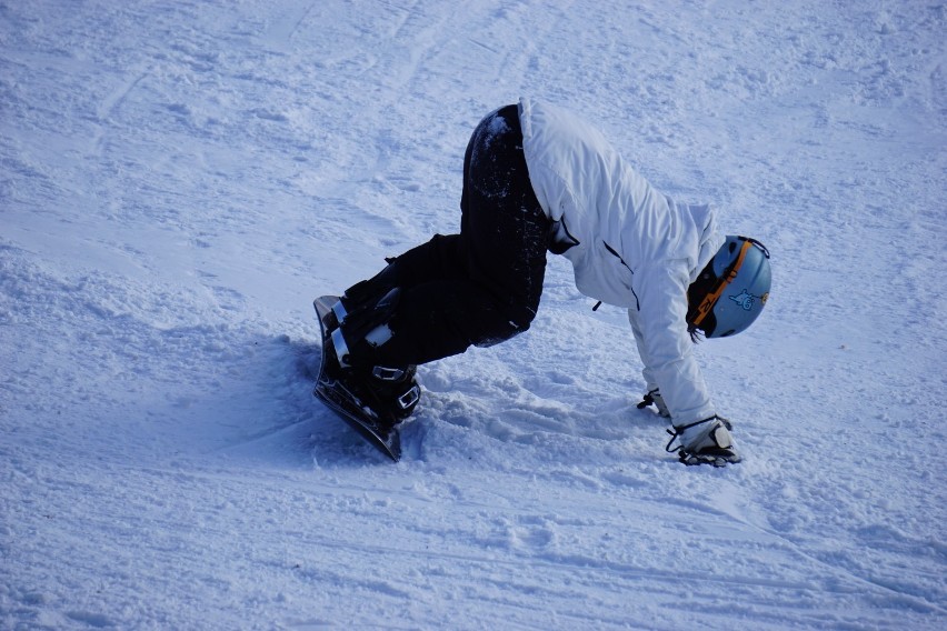 Zimowe szaleństwo na stoku narciarskim w Myślęcinku [zdjęcia, wideo]