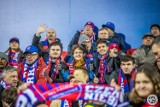  Raków Częstochowa - Śląsk Wrocław. Przejęcie stadionu w Częstochowie przez kibiców i gorące emocje! Zobacz ZDJĘCIA z trybun