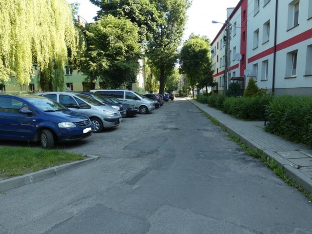 Dwie drogi gminne na osiedlu Starych Bloków w Brzeszczach zostaną kompleksowo przebudowane