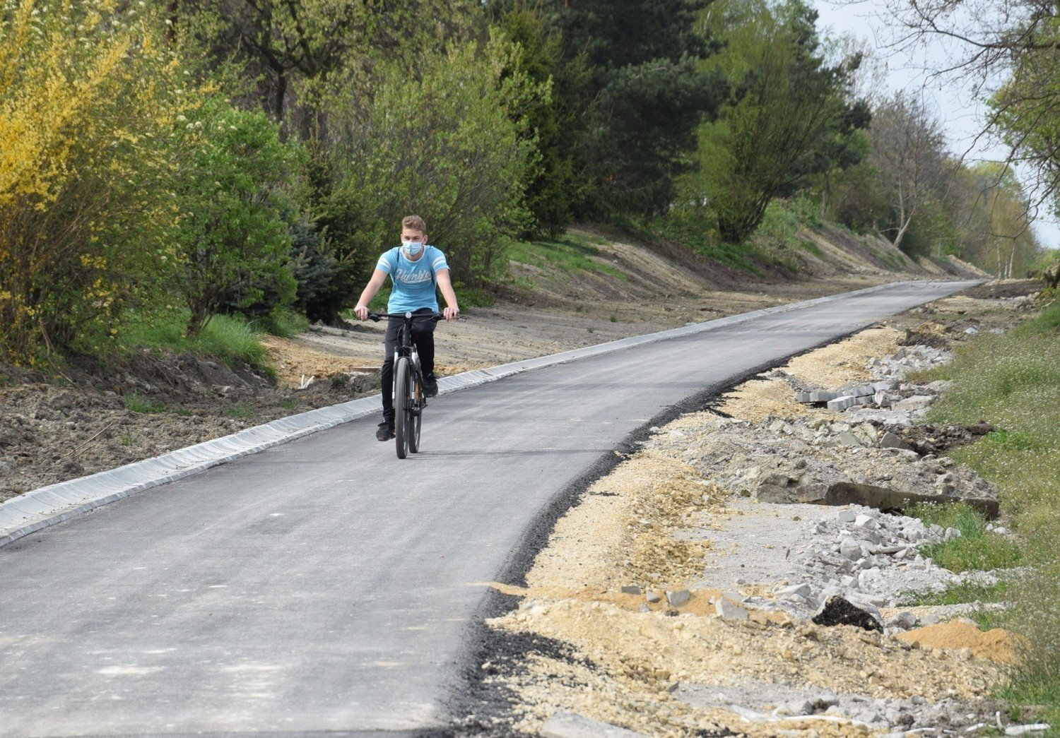 Ma 16,5 kilometra długości. To najdłuższa scieżka rowerowa na  Opolszczyźnie. Powstaje w trzech gminach, na starej linii kolejowej |  Kędzierzyn-Koźle Nasze Miasto