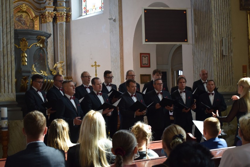 Chór Męski Szpaki zagrał w czerniejewskim kościele