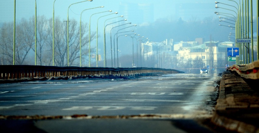 Pożar mostu Łazienkowskiego. Śledztwo zostało umorzone
